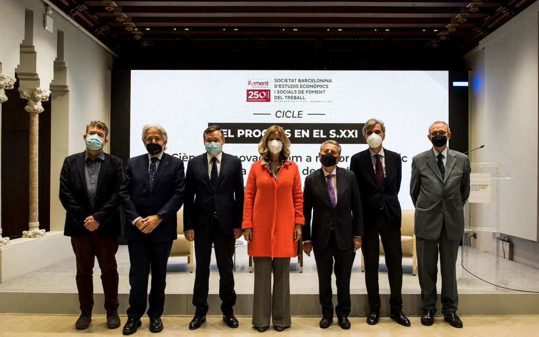 El paper de la ciència i la innovació com a motor econòmic, protagonista en el diàleg entre la presidenta de la Fundación Cotec i ex ministra del Govern d’Espanya, Cristina Garmendia, i el president del Consell Econòmic i Social (CES), Antón Costas