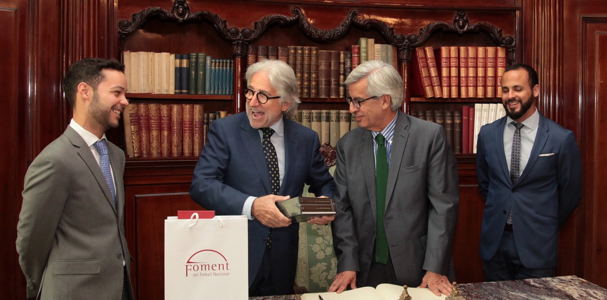 El president de Foment es reuneix amb el cònsol de Perú a Barcelona