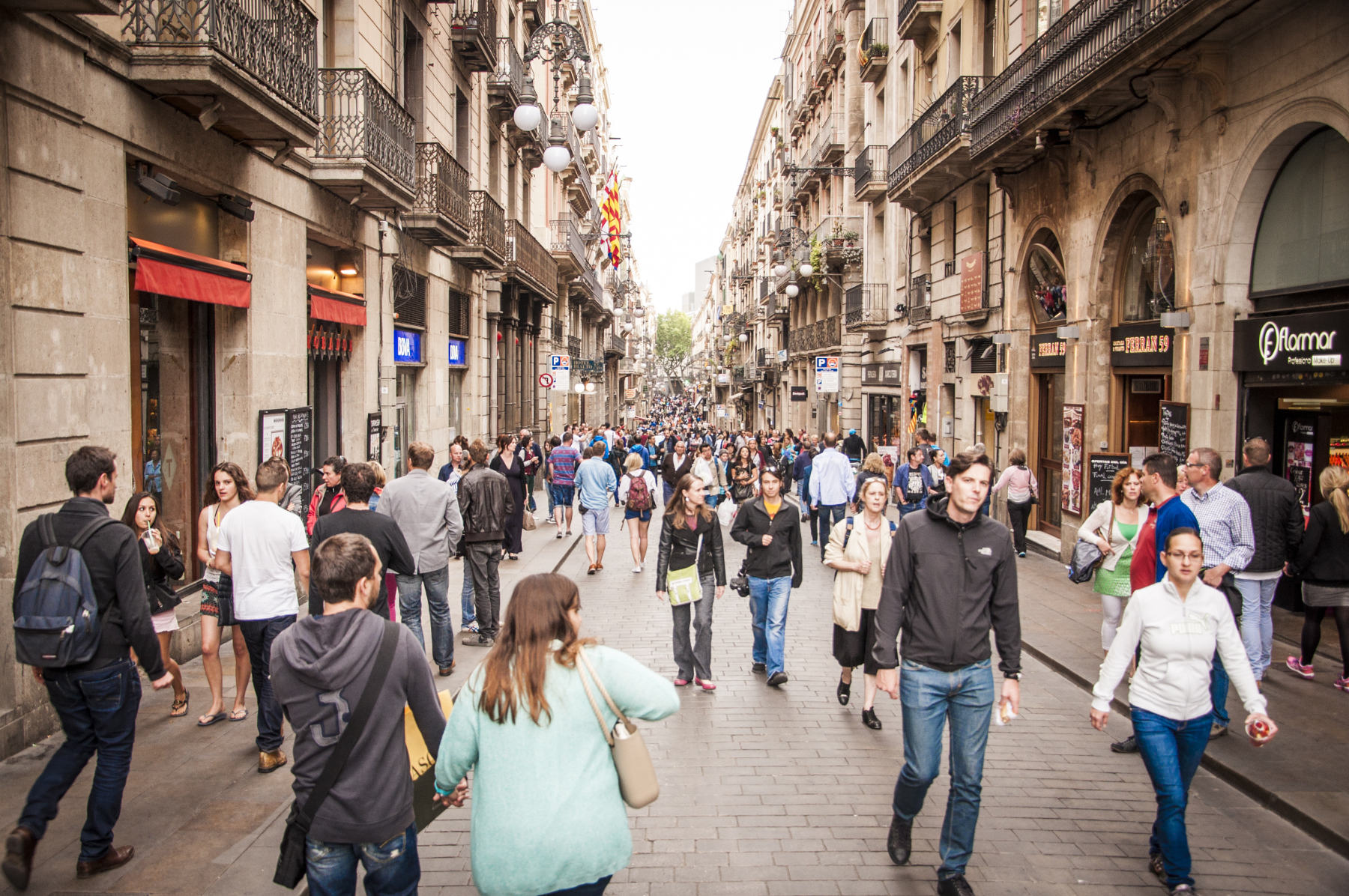 Foment Comerç i PIMEComerç reclamen amb urgència un únic horari d’obertura en el comerç