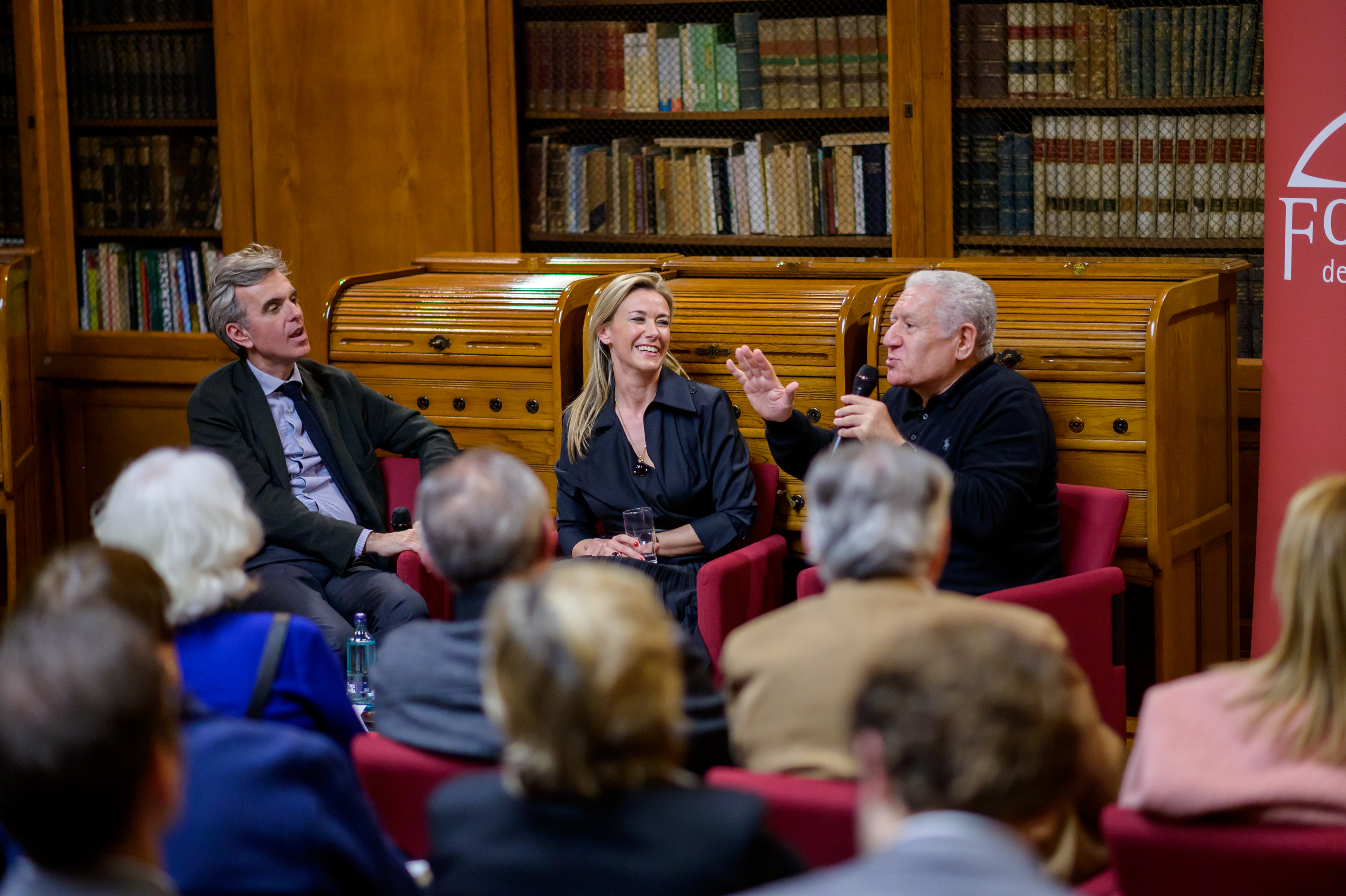 La comunicació d’avui a debat a la Biblioteca de Foment