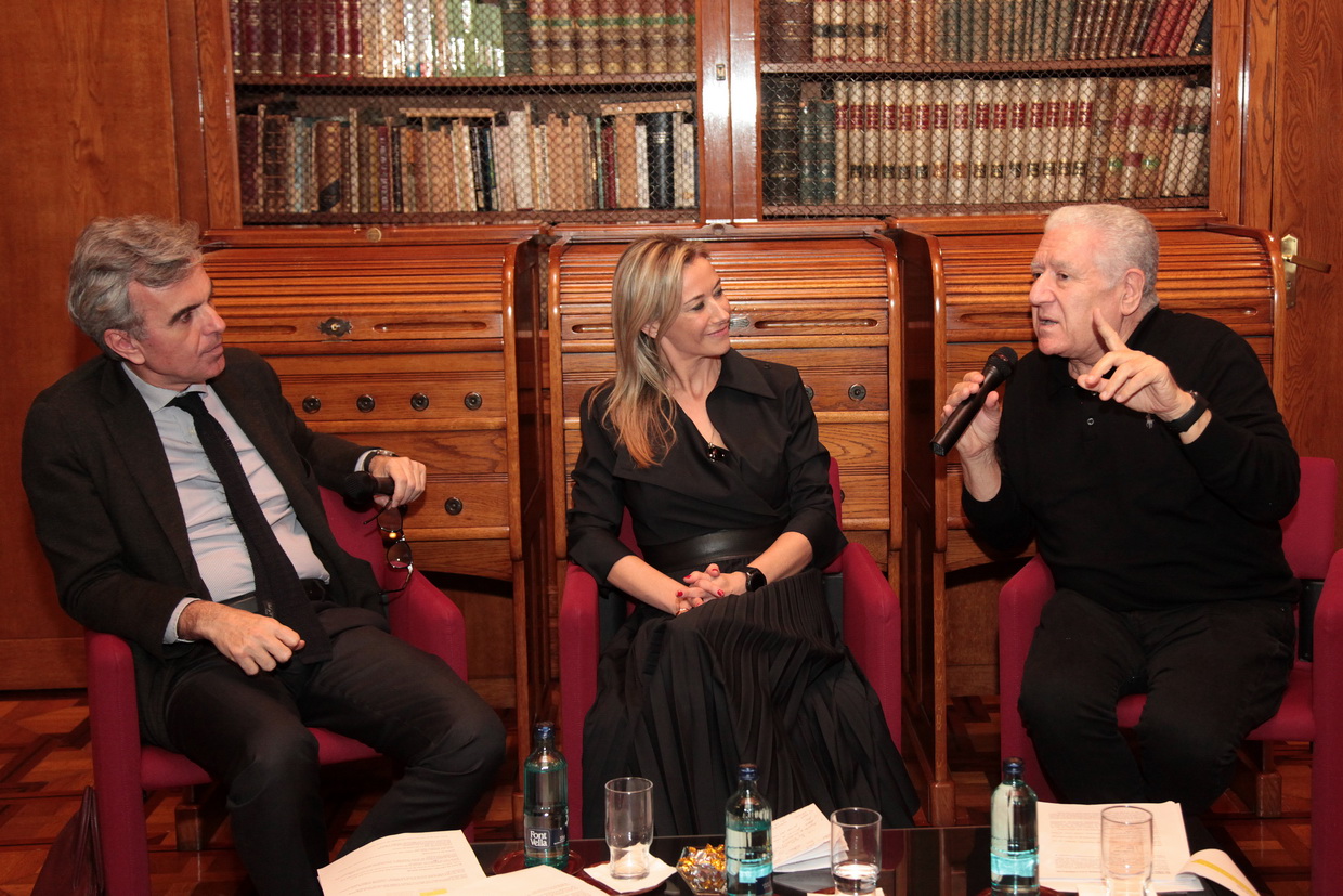 La comunicació d’avui a debat a la Biblioteca de Foment