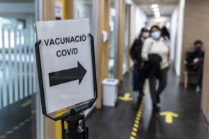 Foment reitera l’oferiment de les empreses per donar velocitat a la campanya de vacunació massiva