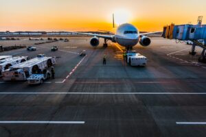 Foment insta a la Generalitat a adoptar las decisiones que permitirán disponer en 2031 de un hub aeroportuario en Barcelona