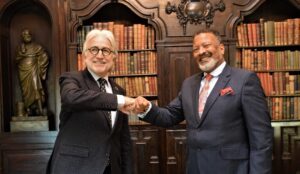 Foment del Treball i la fira de l’audiovisual ISE signen un acord de col·laboració