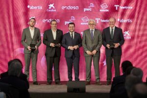 Enrique Lacalle Coll, Victor Grifols Deu i Raimon Grifols Roura guardonats amb les Medalles d’Honor de Foment del Treball