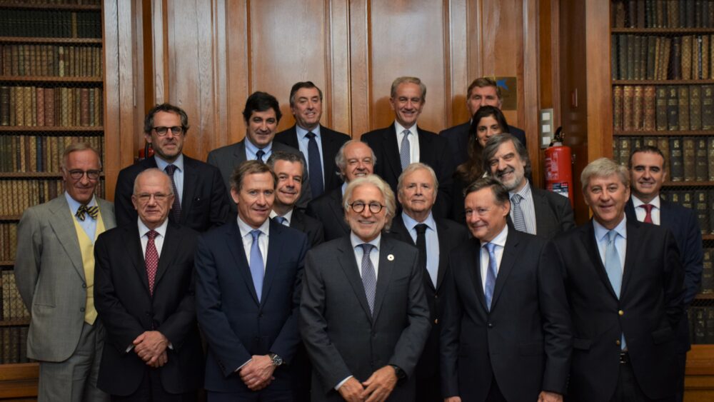 delegació de IAM (Inversiones de Aguas Metropolitanas, S.A. de Chile) a Foment