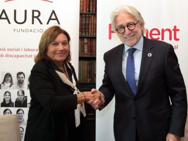 Foment del Treball y Aura Fundación firman un acuerdo de colaboración con motivo del Día Internacional de las Personas con Discapacidad