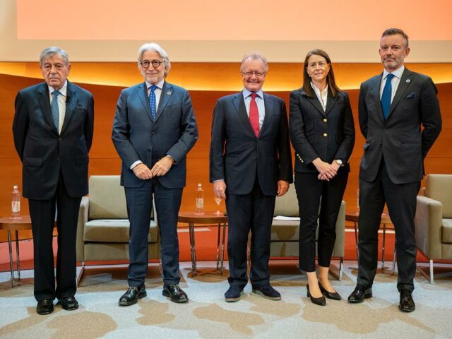 Josep Sánchez Llibre: “L’aeroport del Prat ha de duplicar les rutes de llarg radi intercontinentals per donar servei a 5 milions de passatgers a l’any que avui han de fer escala en altres aeroports”