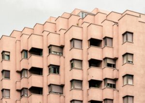Foment y APCE reclaman a las administraciones que dejen de traspasar su responsabilidad al sector privado