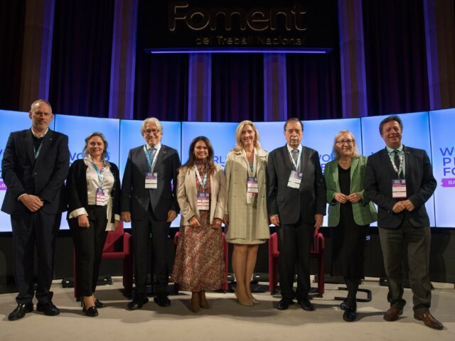 El World Peace Forum reflexiona en Foment sobre la economía como imprescindible para conseguir la paz global
