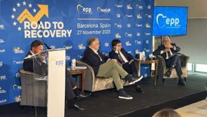 Josep Sánchez Llibre pide establecer complicidades políticas para favorecer la economía productiva