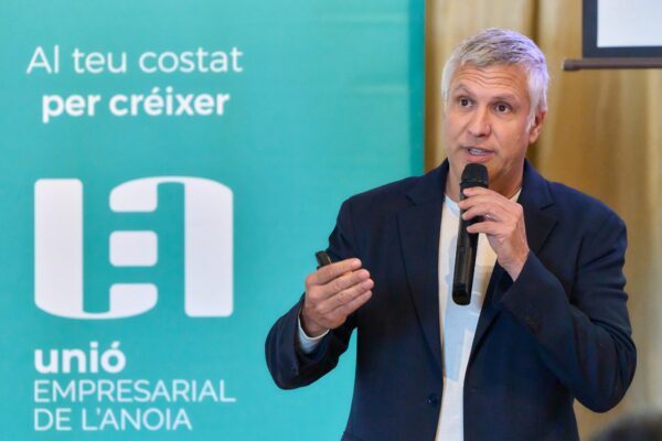Ćxit del 5ĆØ Dinar amb Perspectiva de la UEA amb l participació de Josep Ametller