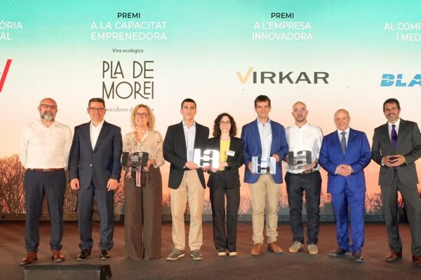 Carnisseria Gual, Pla de Morei, Virkar i Blautec, guardonats als Premis UEA, en la 25a Nit Empresarial UEA que omple 600 assistents, avanƧant units