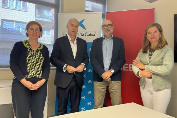 La Fundació Ā«la CaixaĀ» i lāACEB impulsen la inserció laboral de dones al BerguedĆ