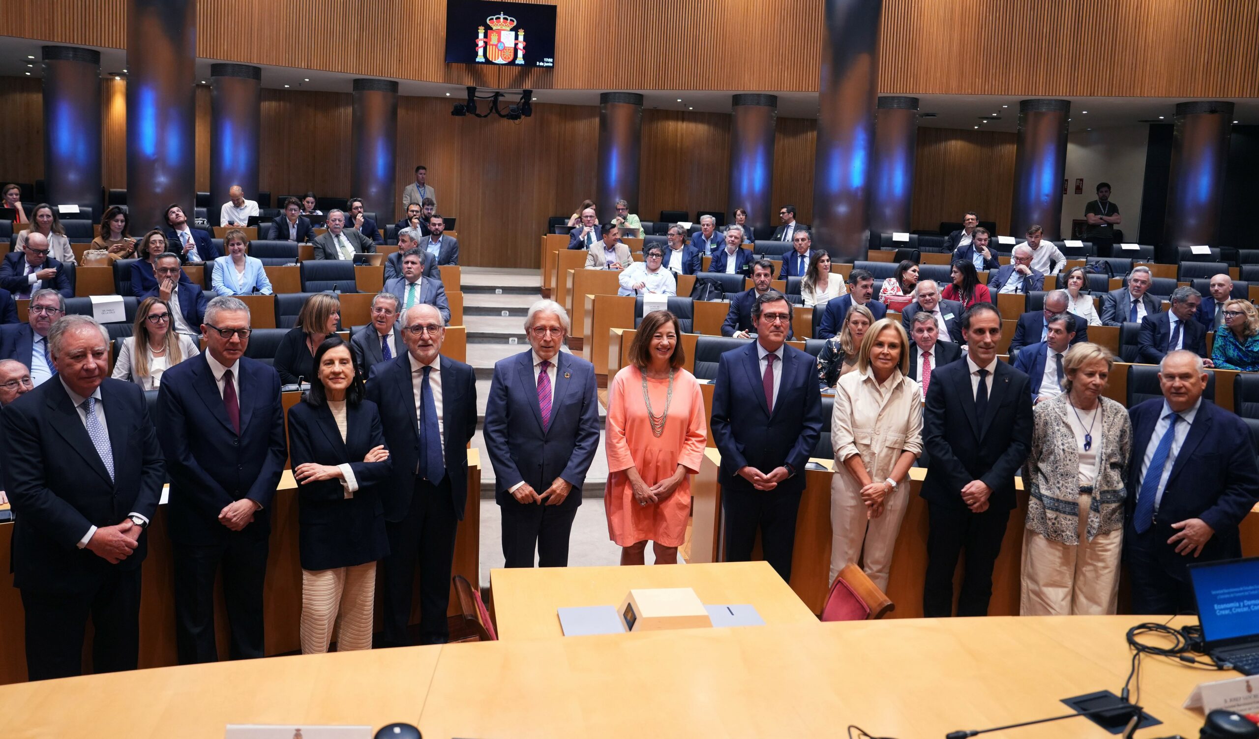 Transició democràtica paper empreses