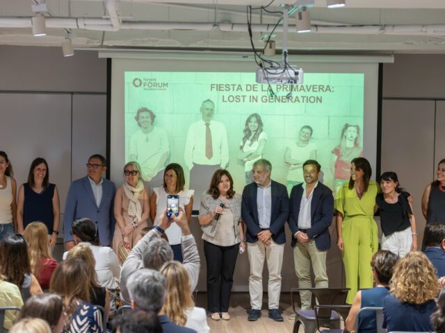 Cinc generacions, un sol equip: el Fòrum de Recursos Humans celebra la Festa de la Primavera amb una mirada intergeneracional