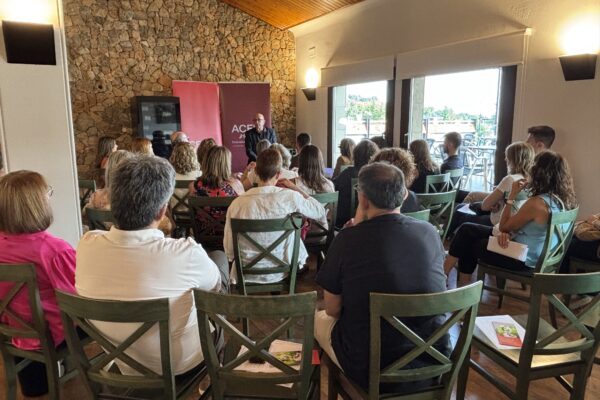 Lāempresariat berguedĆ aborda les novetats dels acomiadaments laborals amb Ćngel Buxó