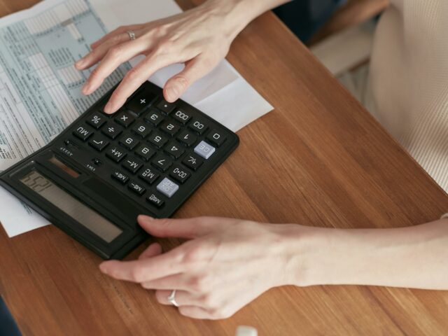 La nova política comercial americana irromp en l’economia internacional reduint les seves expectatives de creixement