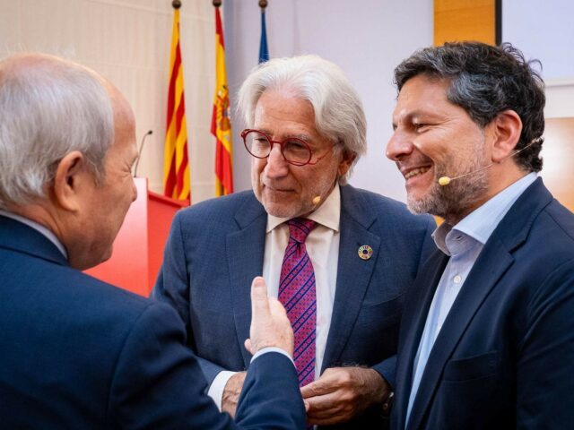 David Córdova, presidente y editor de Demócrata, y Josep Sánchez Llibre, presidente de Foment, presentan en Barcelona la nueva etapa de Demócrata