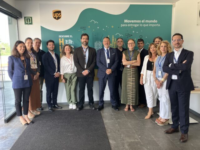 UPS y Foment muestran el potencial del hub logístico más automatizado de Europa en una visita institucional con el Govern de la Generalitat