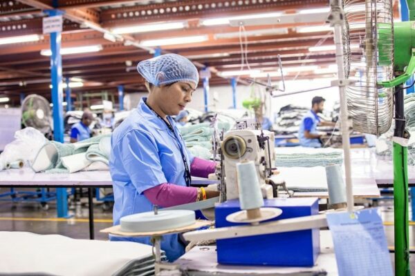 Foment alerta que la creació d’ocupació s’estanca al 2% tot i la caiguda de l’atur al novembre