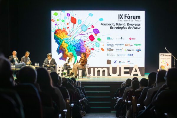 El IX Fòrum Empresarial de l’Anoia omple l’Ateneu i reafirma la urgència d’actuar en formació i talent