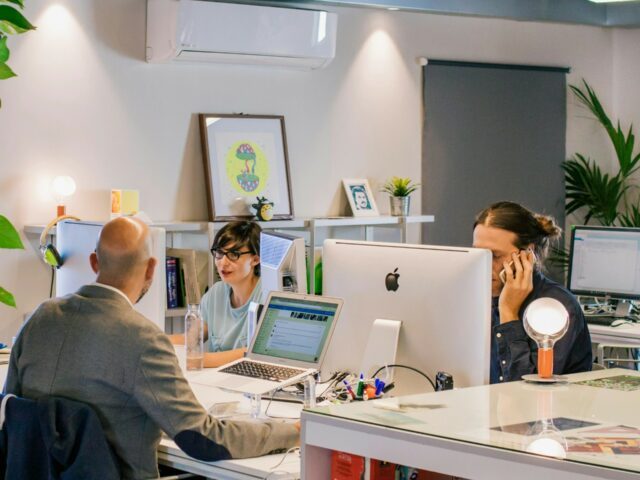 Foment alerta dels contrastos de l’EPA a Catalunya: creix l’ocupació interanual, però l’atur només baixa en 900 persones