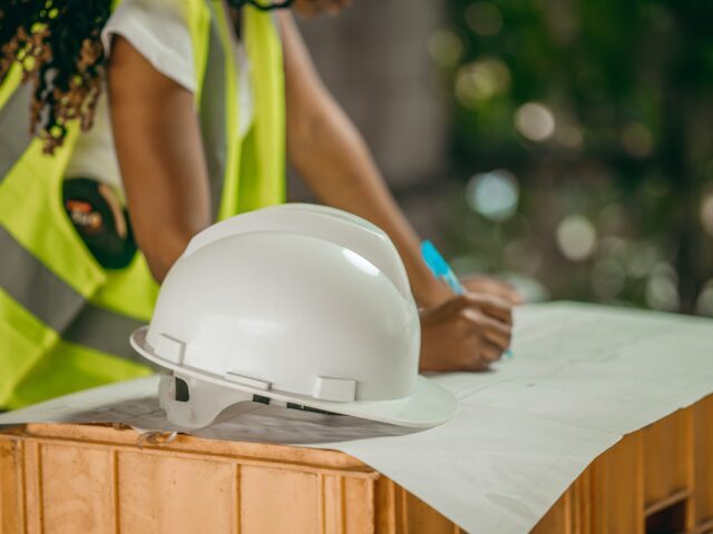 Catalunya acaba 2025 amb una preocupant desacceleració del mercat laboral