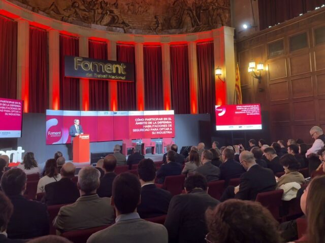 La industria catalana refuerza su interés en el sector de la Defensa en un encuentro impulsado por Foment del Treball