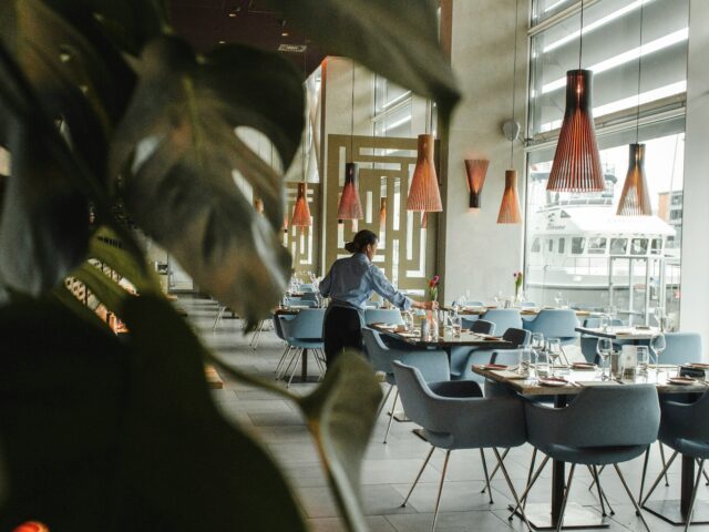 Més de 70 entitats s’uneixen per reclamar i impulsar amb el Govern un Pacte Nacional pel Comerç i l’Hostaleria