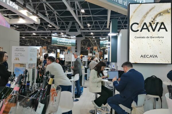 El cava debuta amb força a Wine Paris sota el paraigua d’AECAVA