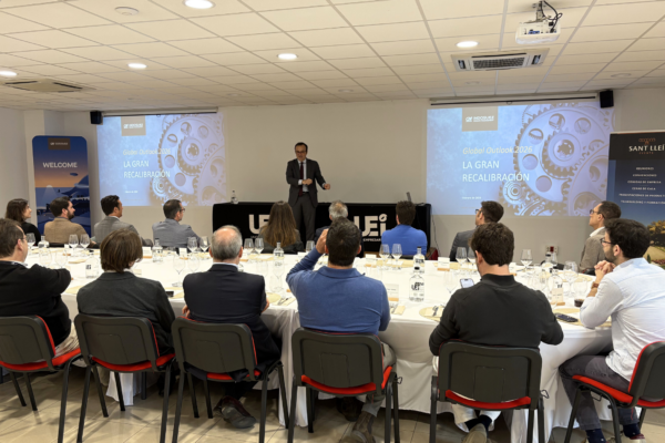 Les perspectives positives d’inversió per al 2026 protagonitzen el dinar-tertúlia del cercle d’empresaris de la UEI