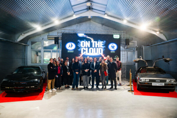 Socis i sòcies de l’AIJEC descobreixen les noves tendències en smart retail al showroom d’Admira Lab