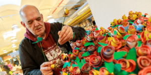 Aquest Sant Jordi, una rosa per a una llar