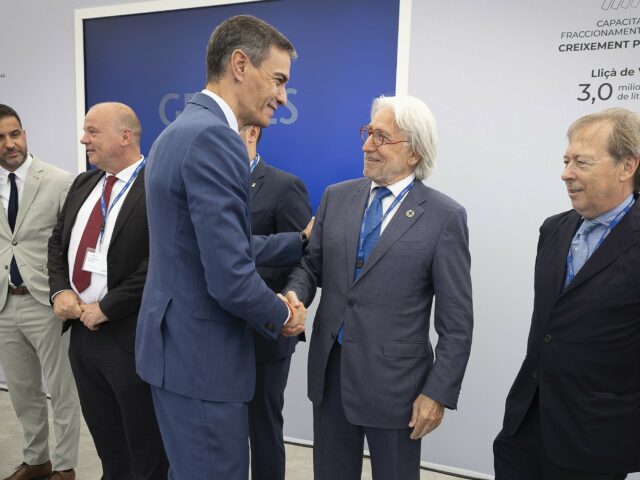 Grifols col·loca la primera pedra de la nova planta de producció a Espanya