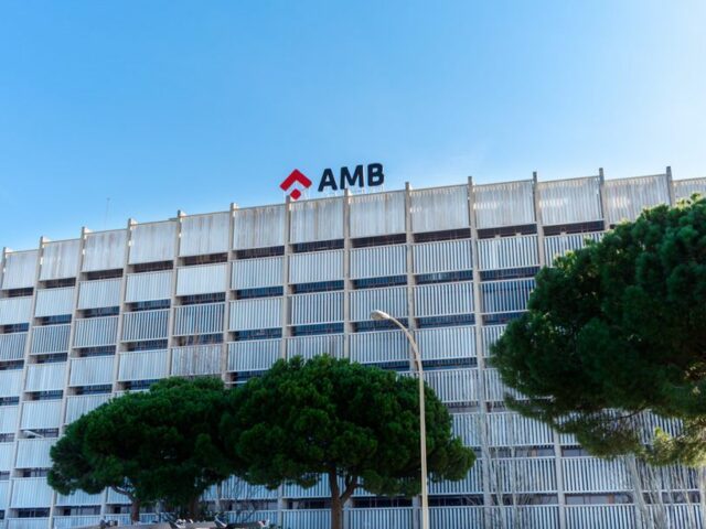 El sector empresarial se suma al desacord amb la reducció del 50% de la mobilitat privada que impulsa l’AMB
