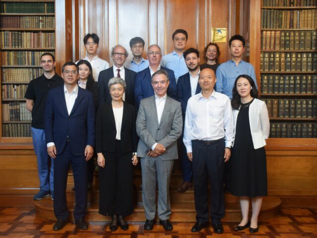 Foment del Treball recibe una delegación institucional y empresarial de Pekín