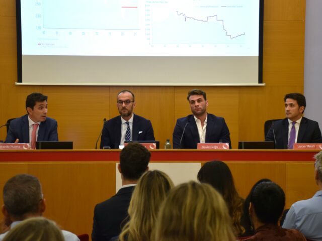 Foment y Santander analizan las perspectivas macroeconómicas y el impacto de las divisas en la actividad empresarial